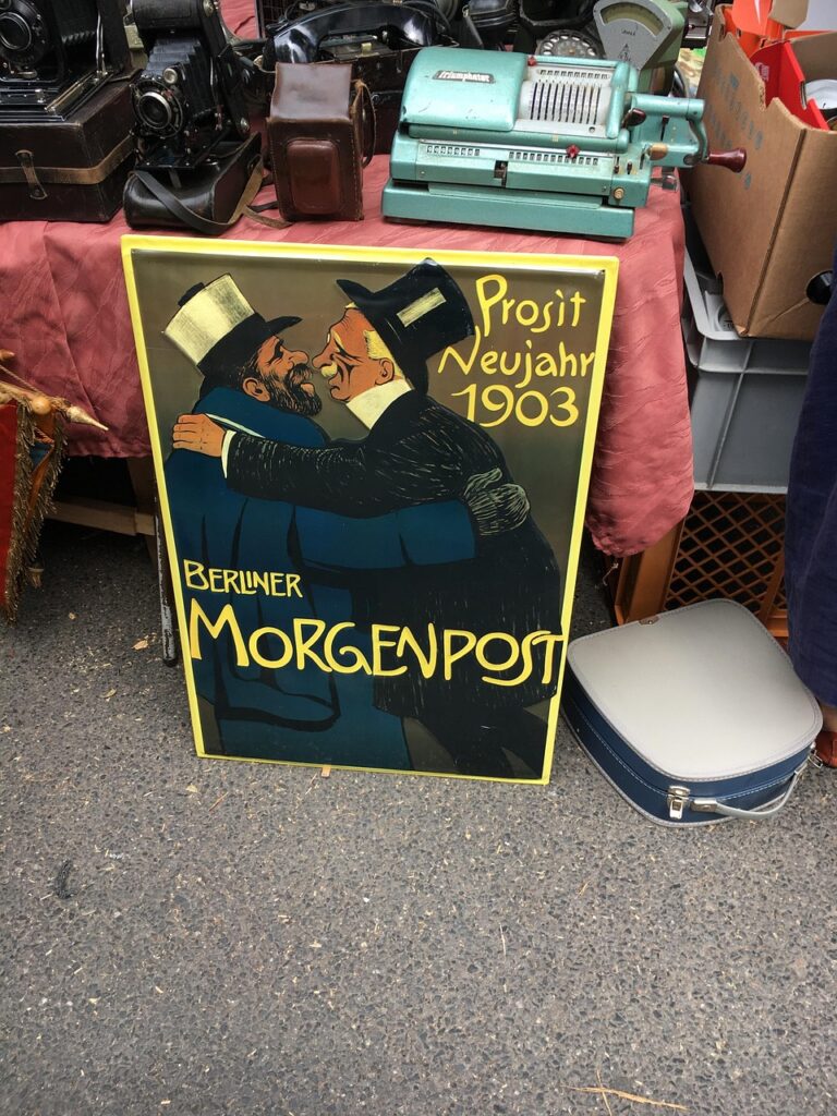 retro market 768x1024