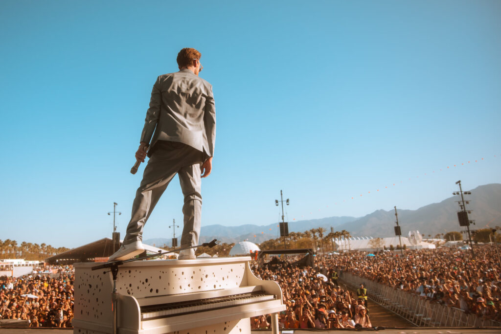 cochella concert crowds indio desert 1024x683